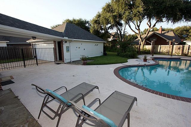 1615 Green Leaf Oaks Drive, Sugar Land, TX 77479