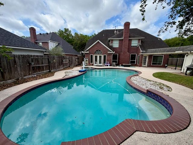 1615 Green Leaf Oaks Drive, Sugar Land, TX 77479