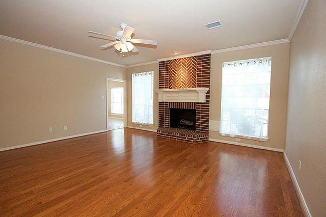 1615 Green Leaf Oaks Drive, Sugar Land, TX 77479