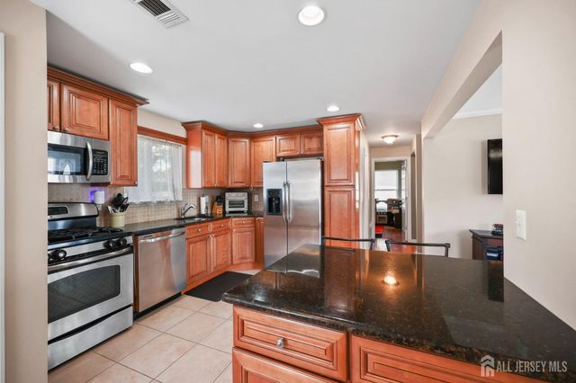 414 fairview Avenue, Colonia, NJ 07067