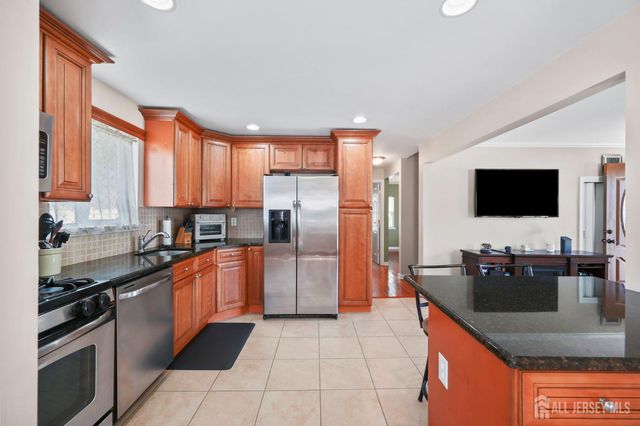 414 fairview Avenue, Colonia, NJ 07067