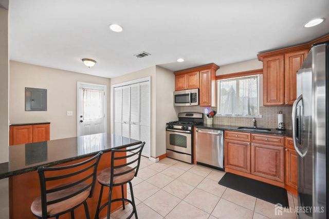 414 fairview Avenue, Colonia, NJ 07067