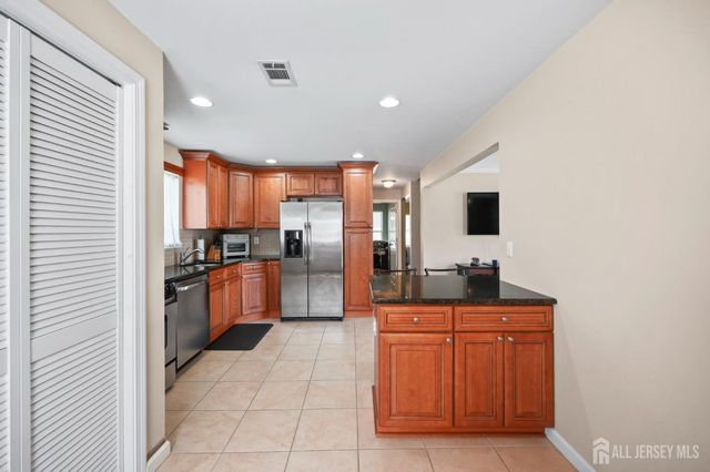 414 fairview Avenue, Colonia, NJ 07067