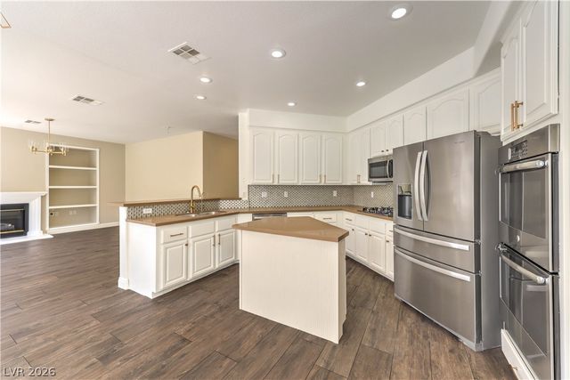 1717 Double Arch Court, Las Vegas, NV 89128