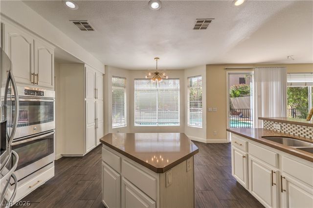 1717 Double Arch Court, Las Vegas, NV 89128