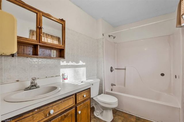 1060 N Scales Street, Reidsville, NC 27320