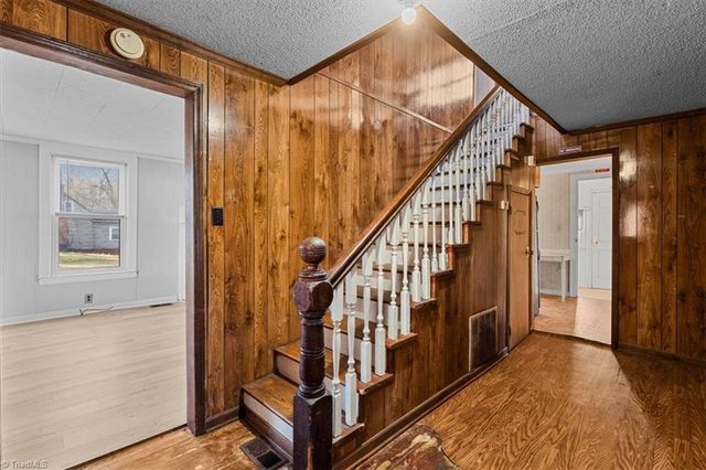 1060 N Scales Street, Reidsville, NC 27320