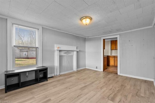 1060 N Scales Street, Reidsville, NC 27320