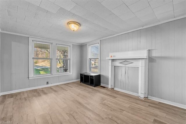 1060 N Scales Street, Reidsville, NC 27320