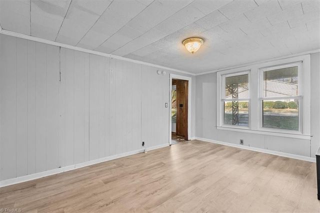 1060 N Scales Street, Reidsville, NC 27320