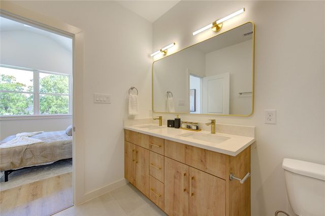 7120 Eastwood Street, Houston, TX 77021