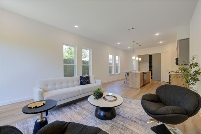 7120 Eastwood Street, Houston, TX 77021