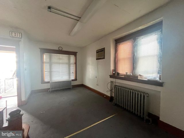 600 W CHEW AVE, Philadelphia, PA 19120