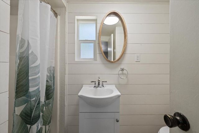 1950 SE Portola Drive, Grants Pass, OR 97526