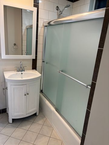 1672 Beacon St 2A, Brookline, MA 02446