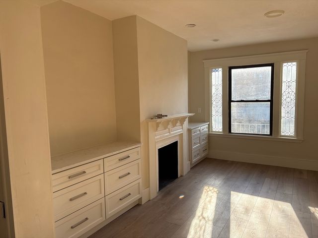 1672 Beacon St 2A, Brookline, MA 02446