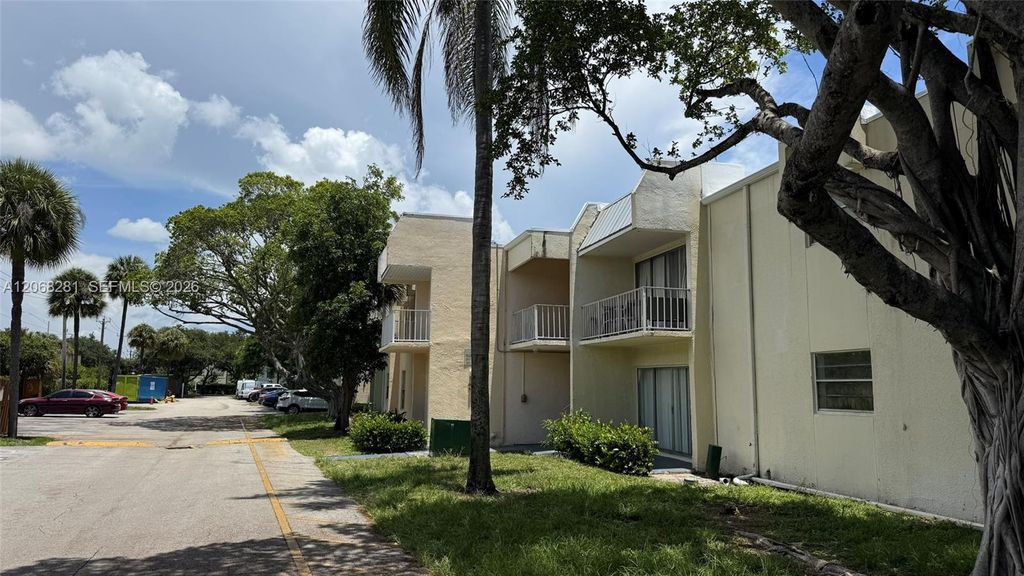 415 Executive Center Drive 203, West Palm Beach, FL 33401