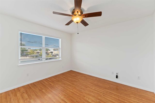 606 Packer Court, Webster, TX 77598