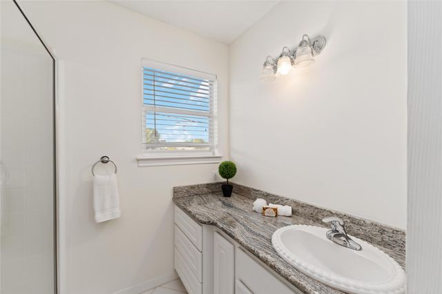 606 Packer Court, Webster, TX 77598