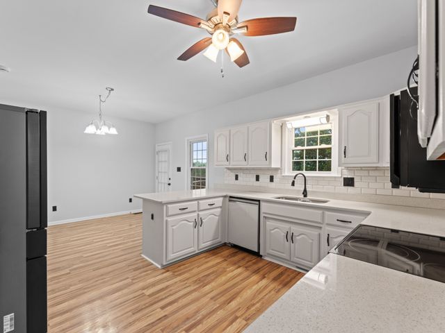 3708 Jay Ln, Spring Hill, TN 37174