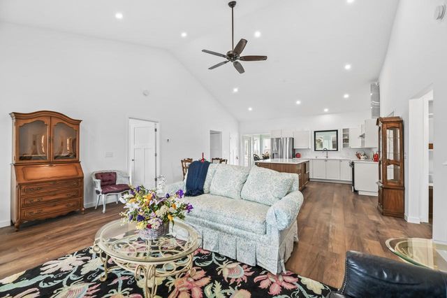 1401 Devon ROAD, Burlington, WI 53105