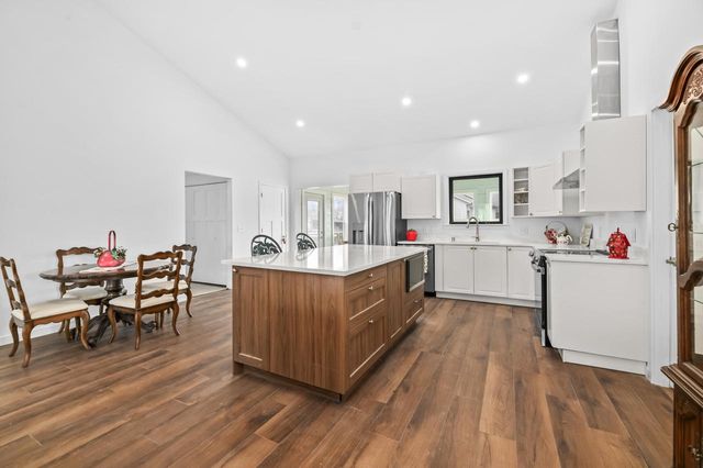 1401 Devon ROAD, Burlington, WI 53105