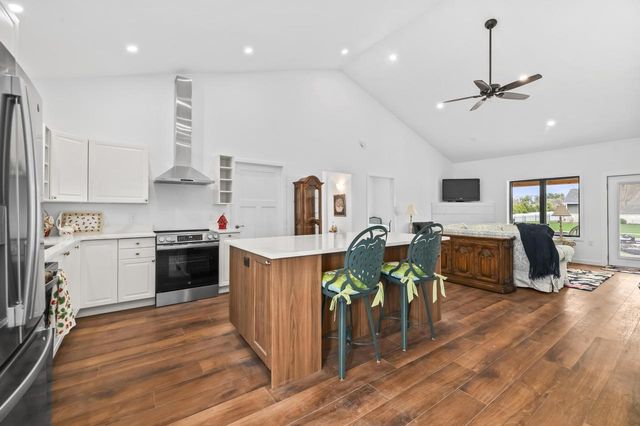 1401 Devon ROAD, Burlington, WI 53105