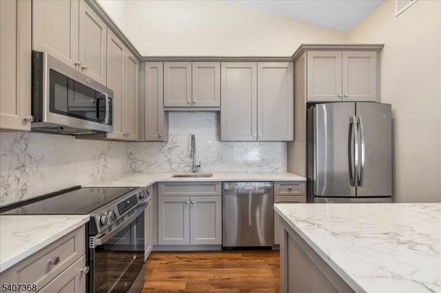 62 Smithfield Ct, Bernards Twp., NJ 07920