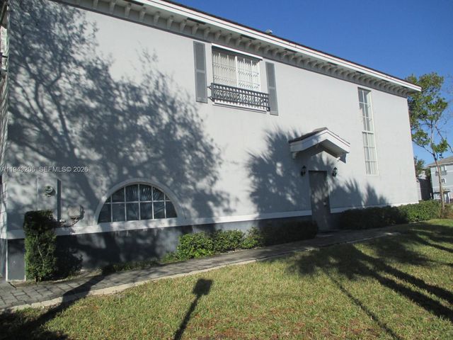 3417 NW 13th St, Lauderhill, FL 33311