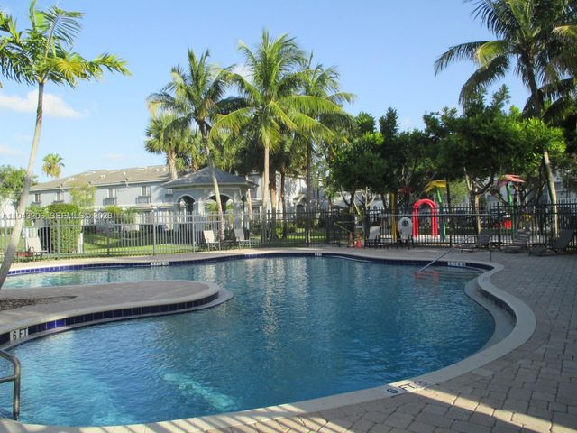 3417 NW 13th St, Lauderhill, FL 33311