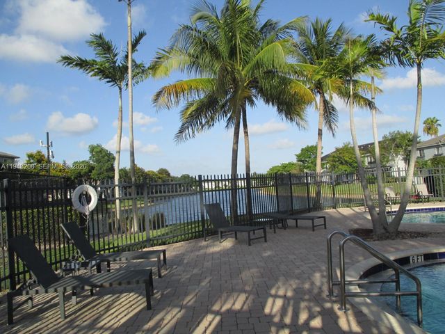 3417 NW 13th St, Lauderhill, FL 33311