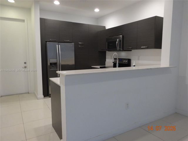 3417 NW 13th St, Lauderhill, FL 33311