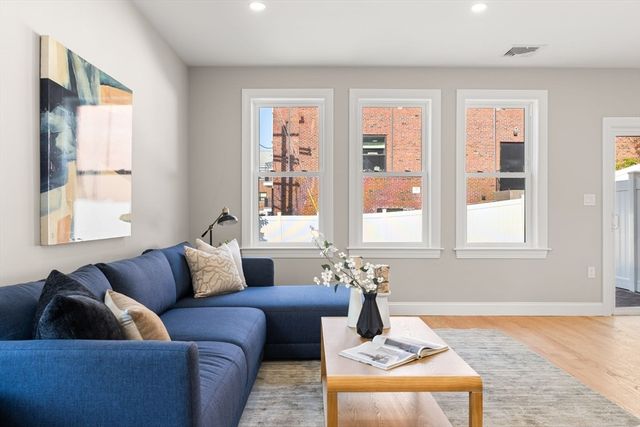 19 Vine 2, Weymouth, MA 02188