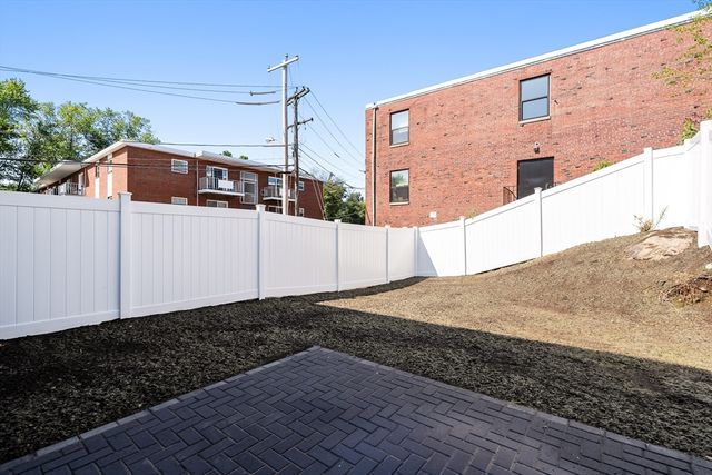 19 Vine 2, Weymouth, MA 02188