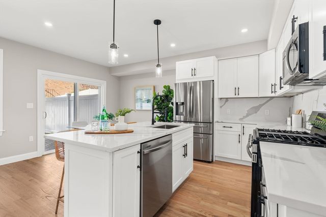 19 Vine 2, Weymouth, MA 02188