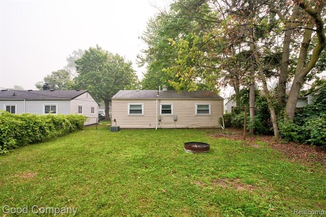 5700 Farnum Street, Westland, MI 48186