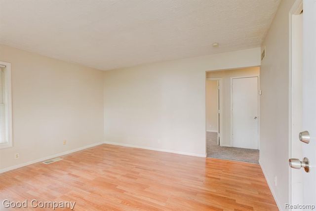 5700 Farnum Street, Westland, MI 48186