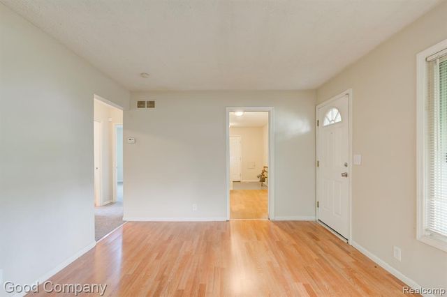 5700 Farnum Street, Westland, MI 48186