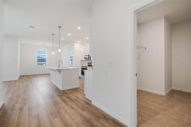 434 EVENTIDE AVENUE, Mascotte, FL 34753