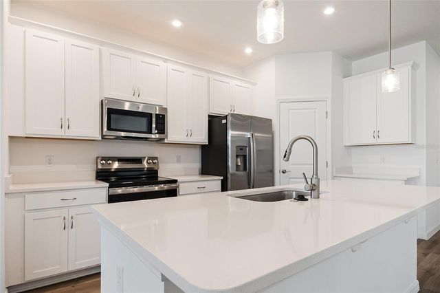 434 EVENTIDE AVENUE, Mascotte, FL 34753