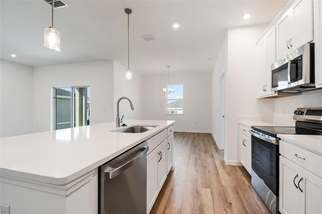 434 EVENTIDE AVENUE, Mascotte, FL 34753