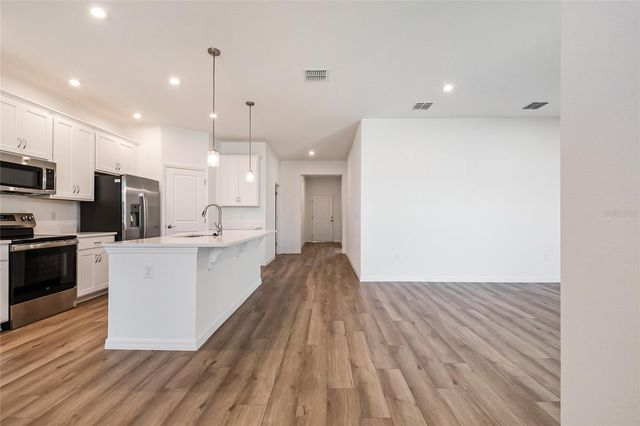 434 EVENTIDE AVENUE, Mascotte, FL 34753