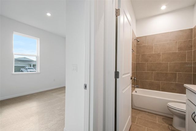 434 EVENTIDE AVENUE, Mascotte, FL 34753