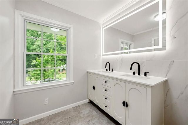 2828 Cloverhurst Drive, Atlanta, GA 30344