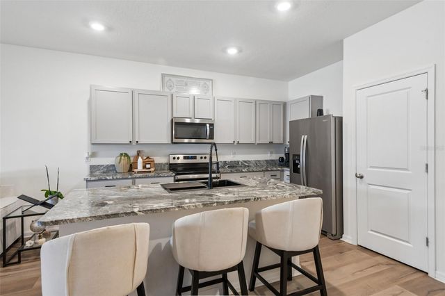 2918 FLOWERING MOSS RUN, Wesley Chapel, FL 33543