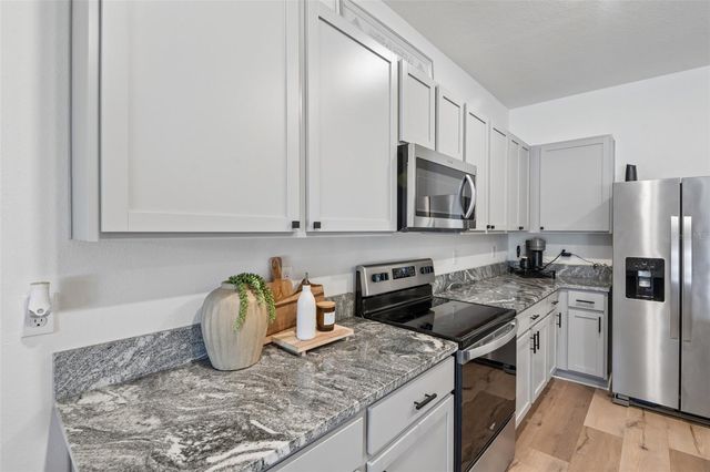 2918 FLOWERING MOSS RUN, Wesley Chapel, FL 33543
