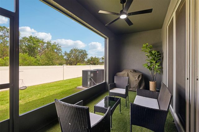 2918 FLOWERING MOSS RUN, Wesley Chapel, FL 33543