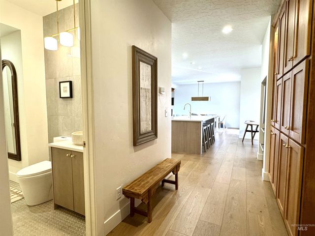 655 E Kingsford, Meridian, ID 83642