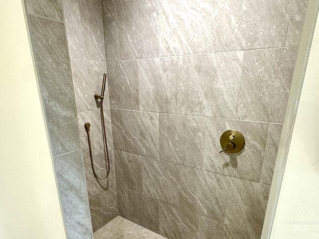 655 E Kingsford, Meridian, ID 83642