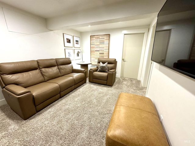 655 E Kingsford, Meridian, ID 83642
